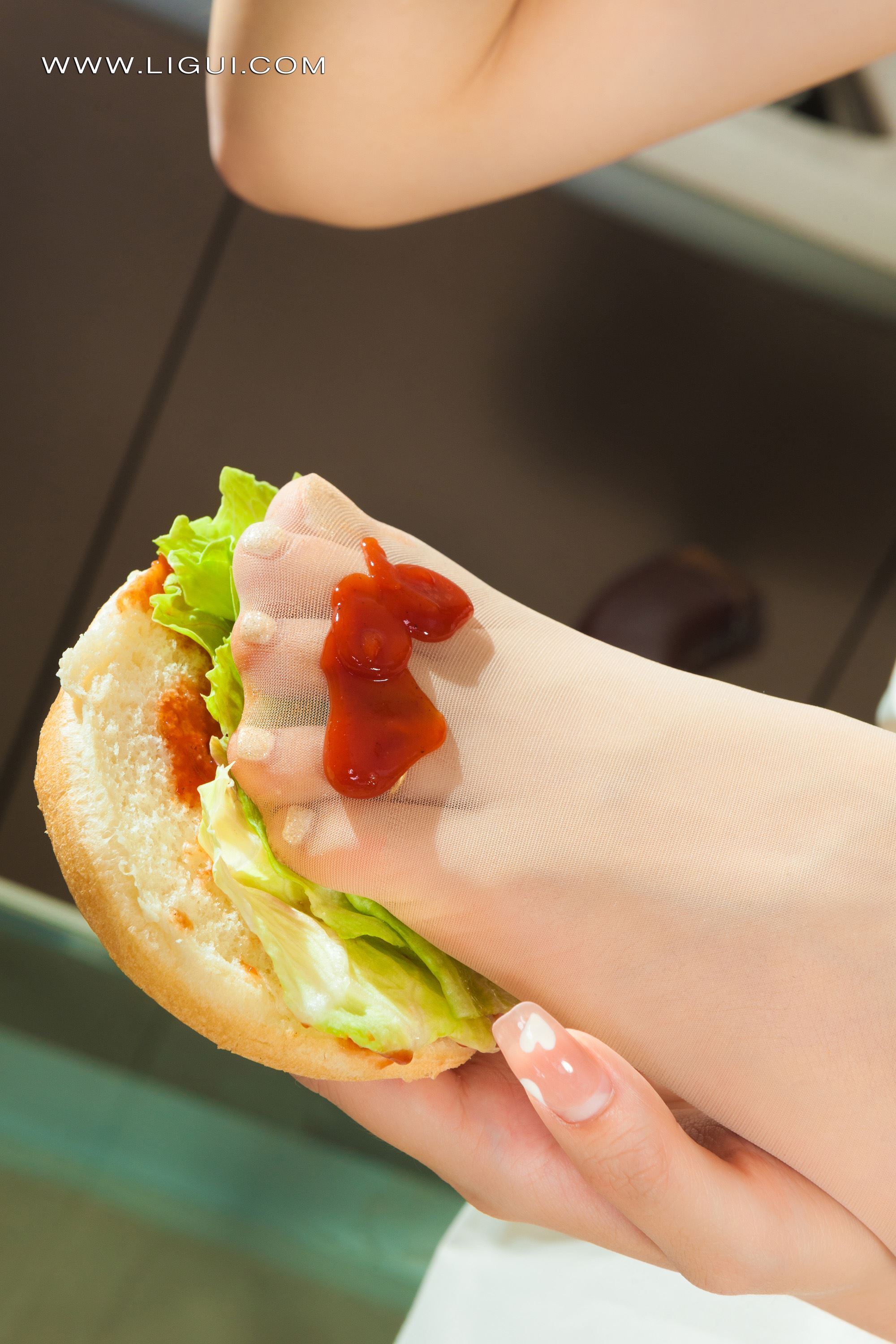 Ligui丽柜 2022.03.18 《莲食记-超级汉堡》小智贤&小七